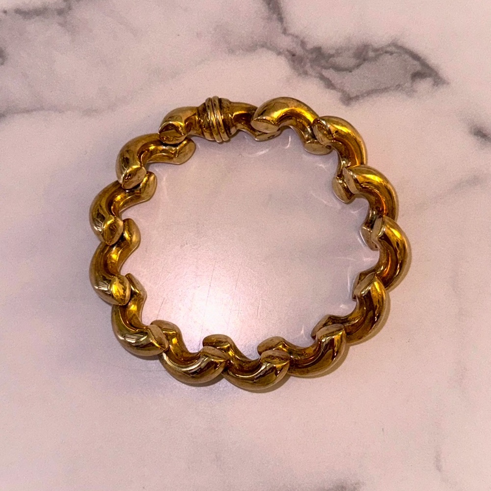 Elegant Gold Chain Bracelet